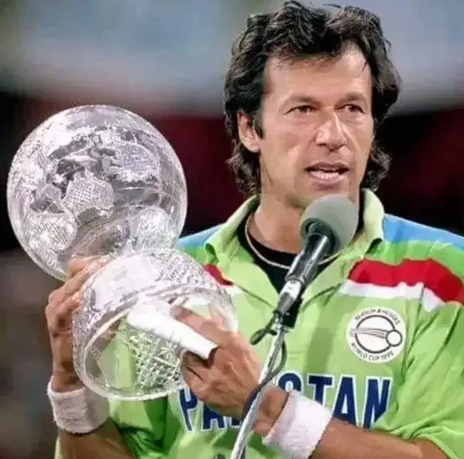 Imran Khan lifting 1992 Cricket World Cup